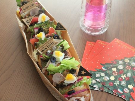 丸ごとバゲットサンド