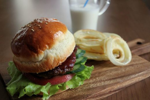 手作りバーガー